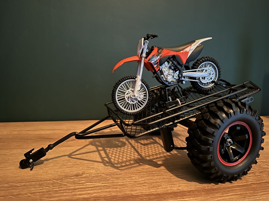 Przyczepa z motocyklem. RC trx4 1/10