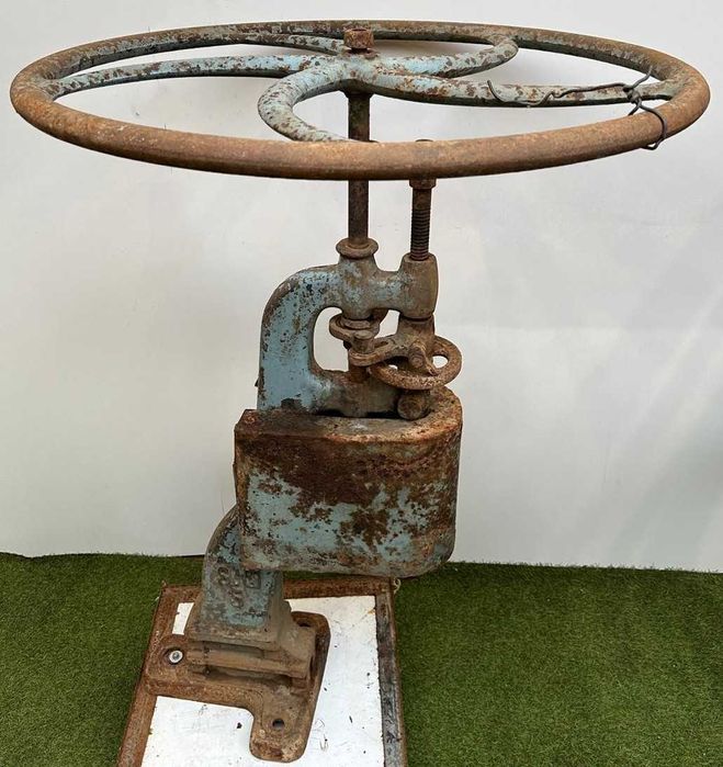 Maquina de perfuração manual anos 20, incompleta 115 cm de altura