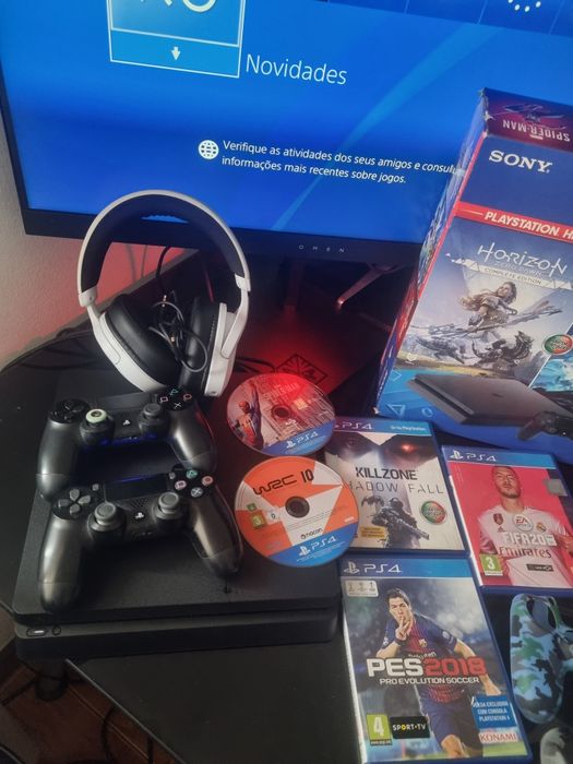 Ps4 slim + 2 comandos + 5 jogos  + capas + Headphones