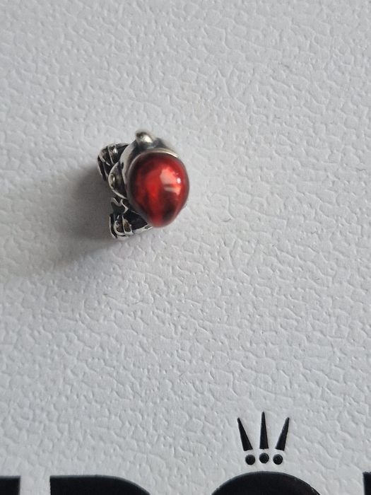 Charms Pandora miś świąteczny