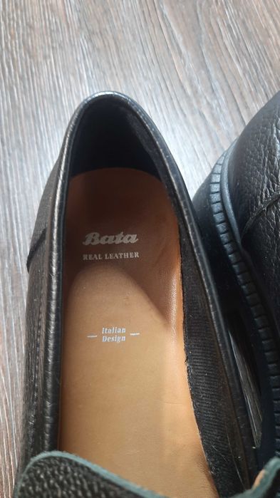 Продам стильні жіночі туфлі-лофери Bata (Real Leather)