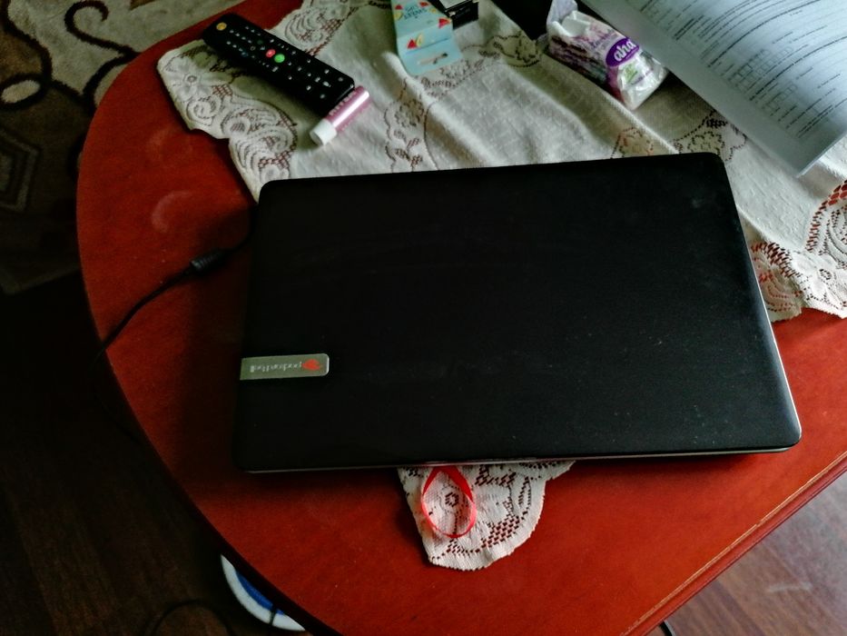 Sprzedam laptop czarny