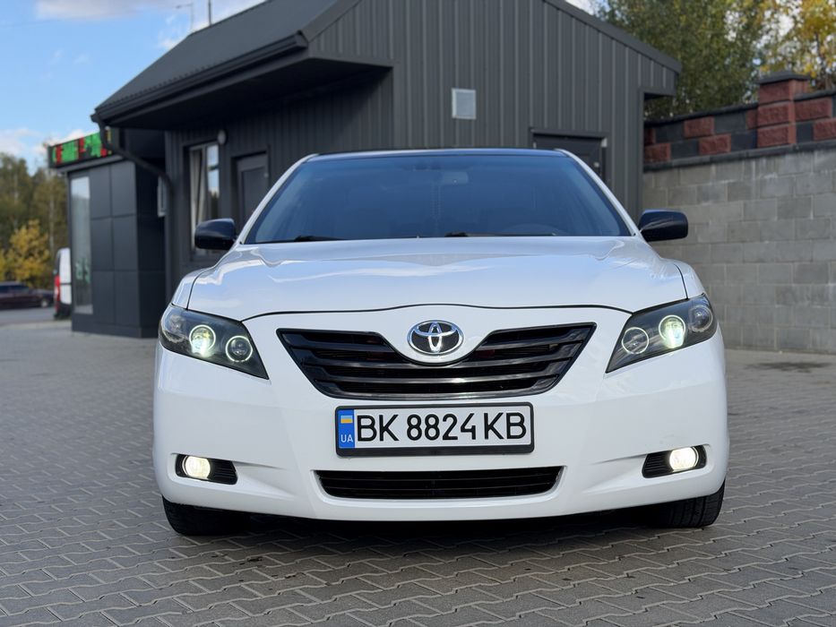 Продам Toyota Camry гібрид