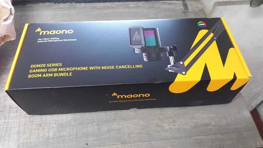 Microfone Gaming MAONO USB Condensador RGB com Redução de Ruído, Braço, Mute e Controlo de Ganho para Streaming e Podcast NOVO