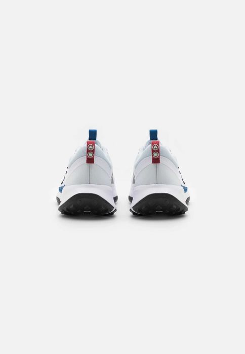 Nike Performance JUNIPER 2 - Obuwie do biegania