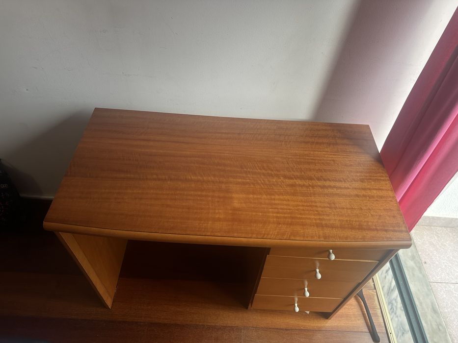 Secretaria/ mesa com gavetas de madeira Ikea