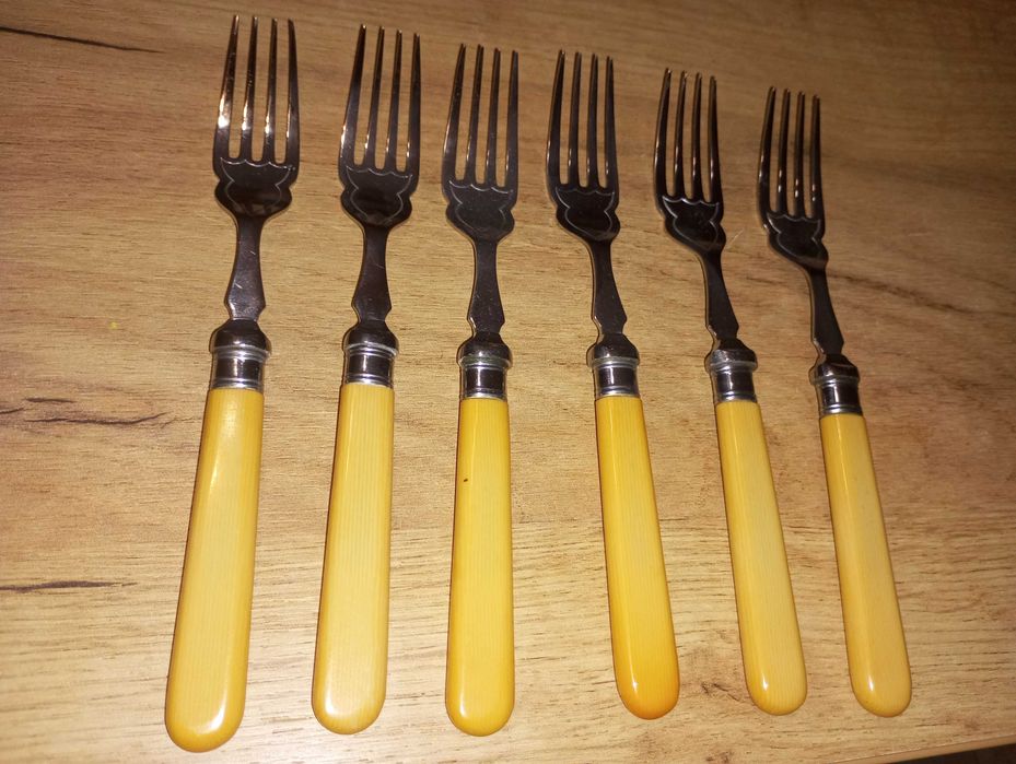 komplet sztućców do ryb  ( noże i widelce ) ( uchwyt bakelit )