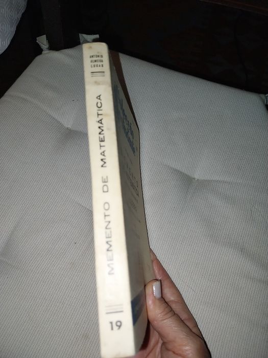 “Memento de Matemática – Exercícios Resolvidos de Álgebra