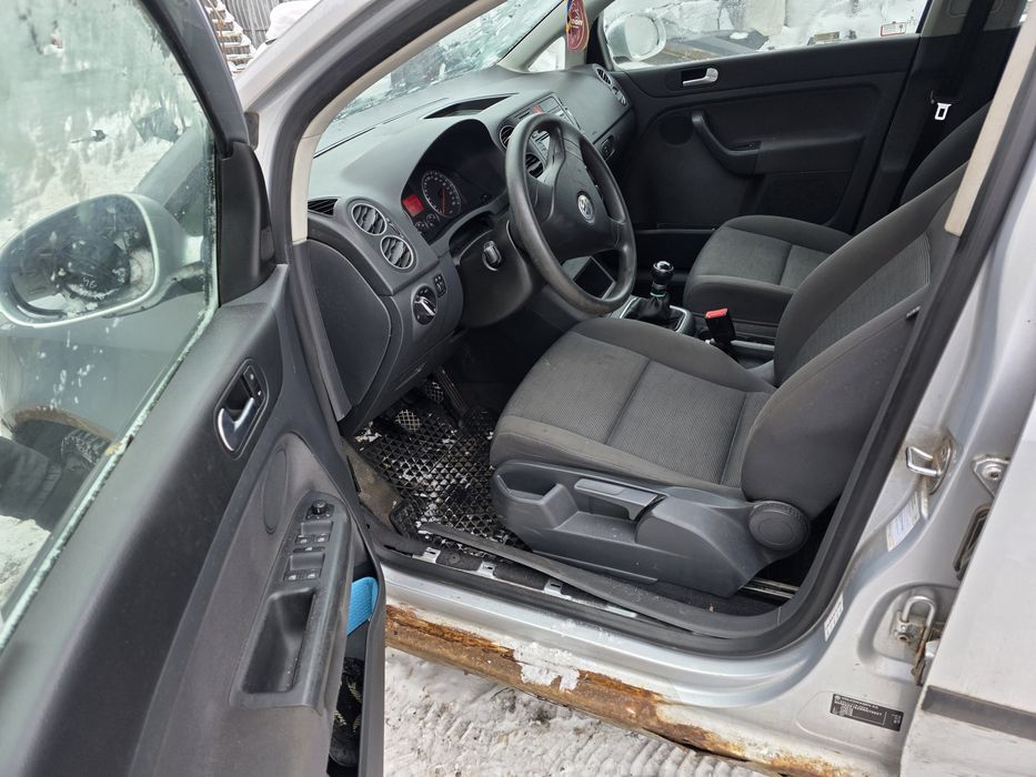 Volkswagen Golf 5+ 2006рік 1.6 бензин