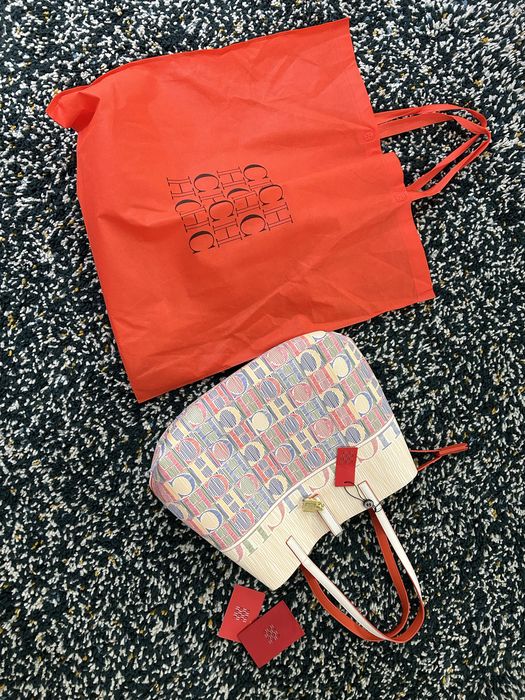 Cartrira carolina herrera