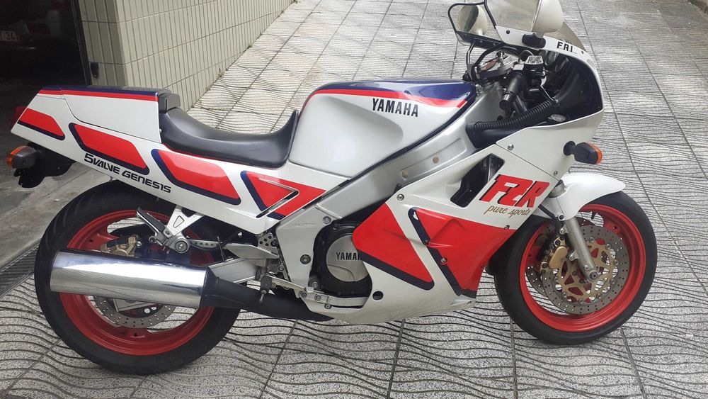 Moto Yamaha Fzr 1000