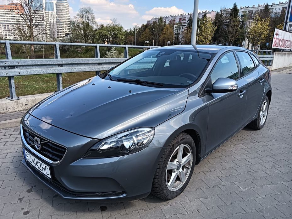 Volvo V40 T2 2015