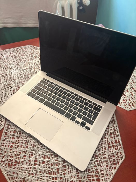 MacBook Pro  Retina 2015-2018  stan jak nowy