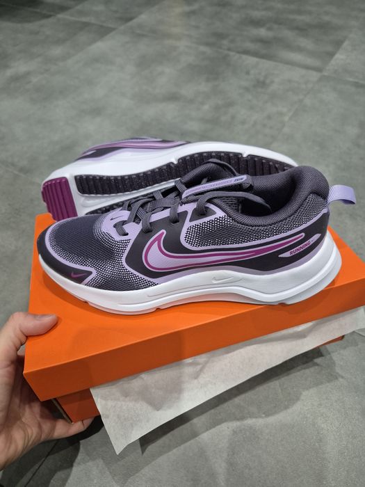 Buty damskie do biegania Nike comics Runner 37,5
