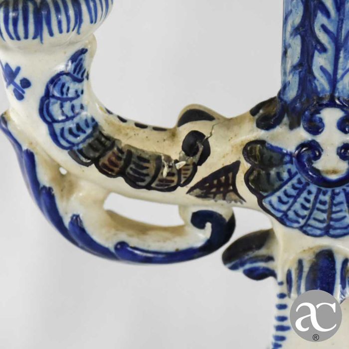 Par de candelabros de 3 lumes em faiança Cavaco – Gaia