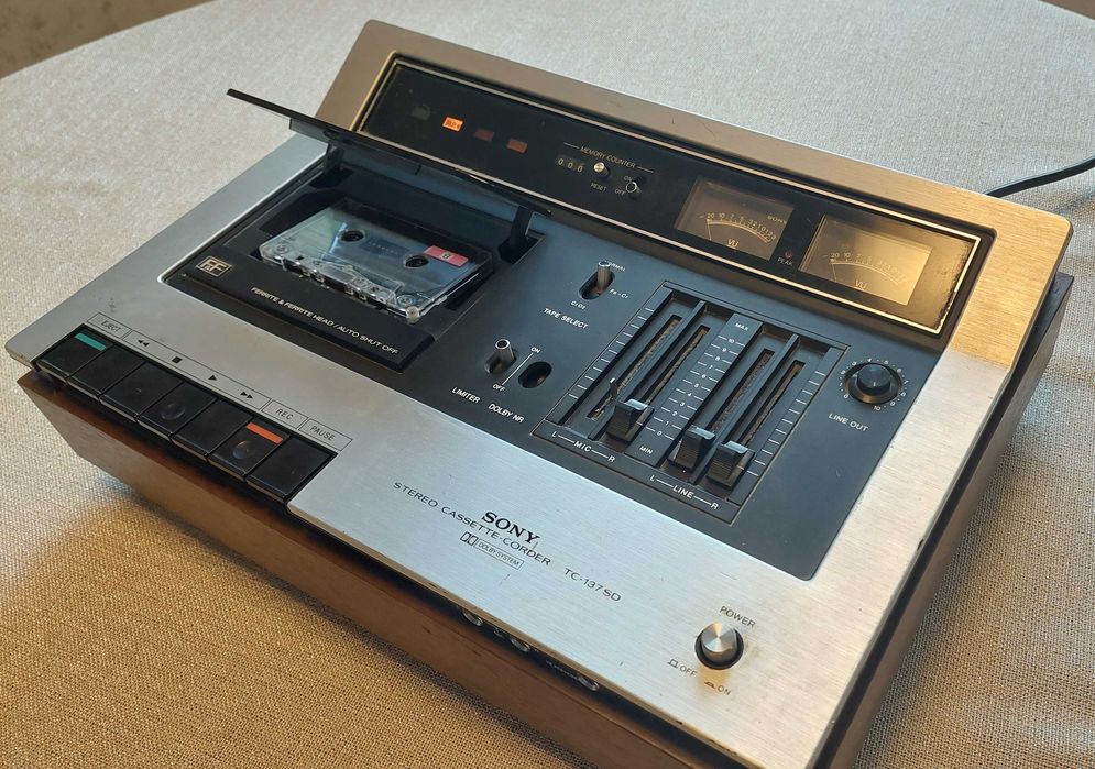 Magnetofon kasetowy SONY TC-137 SD