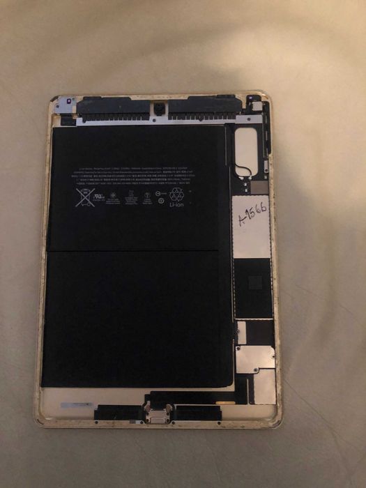 Carcaça traseira com bateria "dourada" ipad A1566