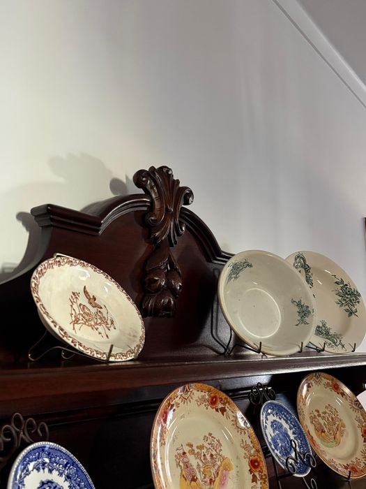 APARADOR com prateiro Romântico da 1.a Geração