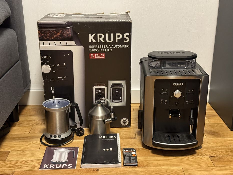 Ekspres automatyczny Krups EA8010 + spieniacz do mleka XL 2000