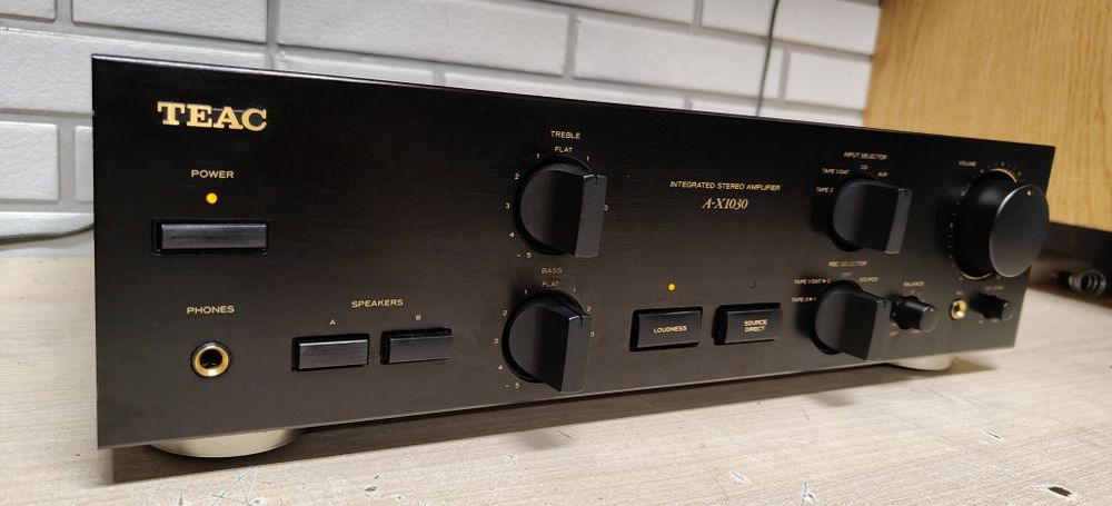 Wzmacniacz stereo TEAC X-A1030 Integra.