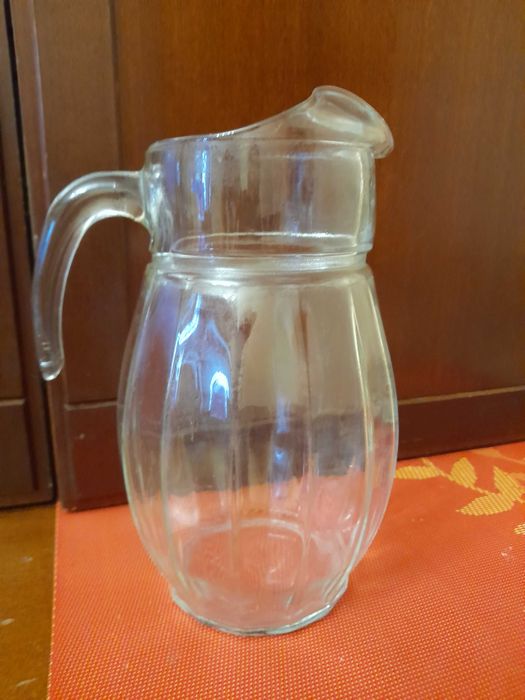 графин на 1.8 мл.