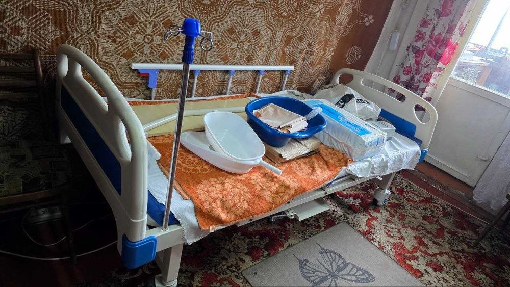 Медичне функціональне ліжко(4-х секційне) + бонусом: матрац протипролежневий та упаковка памперсів(30шт.)