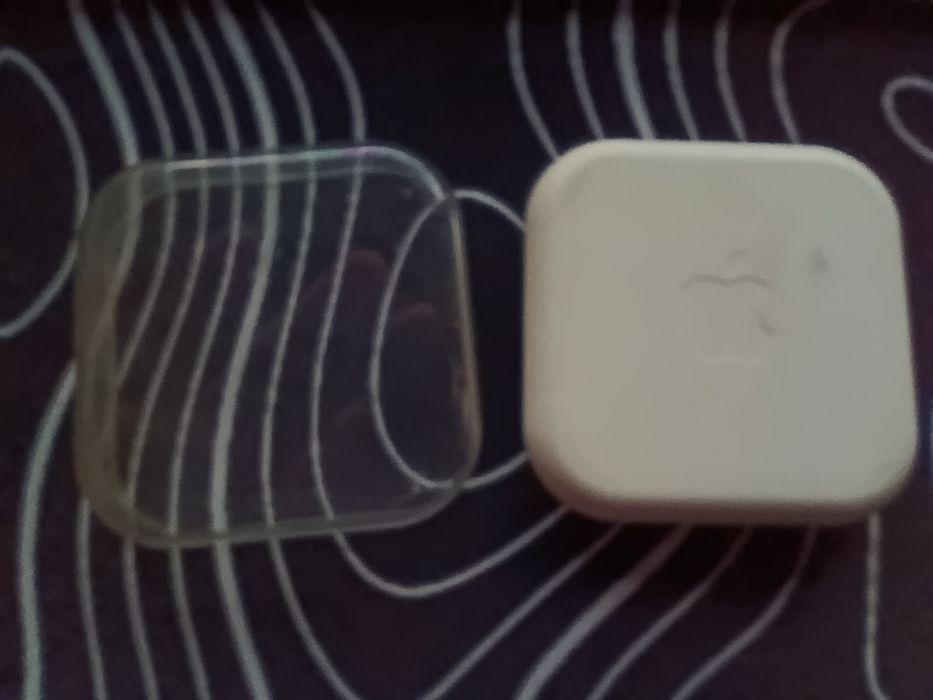 Кейс для провідних навушників епл