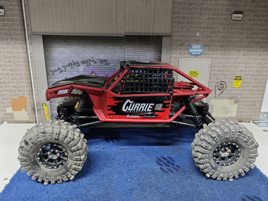 Axial Capra direção á frente e trás