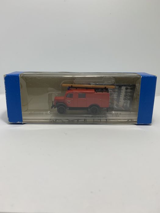 Mercedes LF 8 Bombeiros da Roco escala H0 1/87