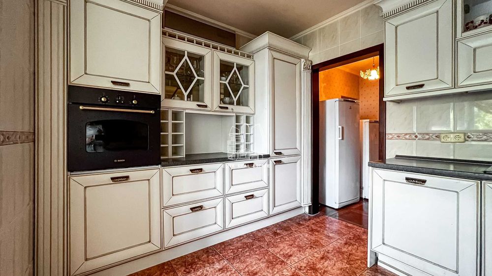 Продажа 3к.кв. 81м2, 4й этаж, Анны Ахматовой 15, метро Позняки