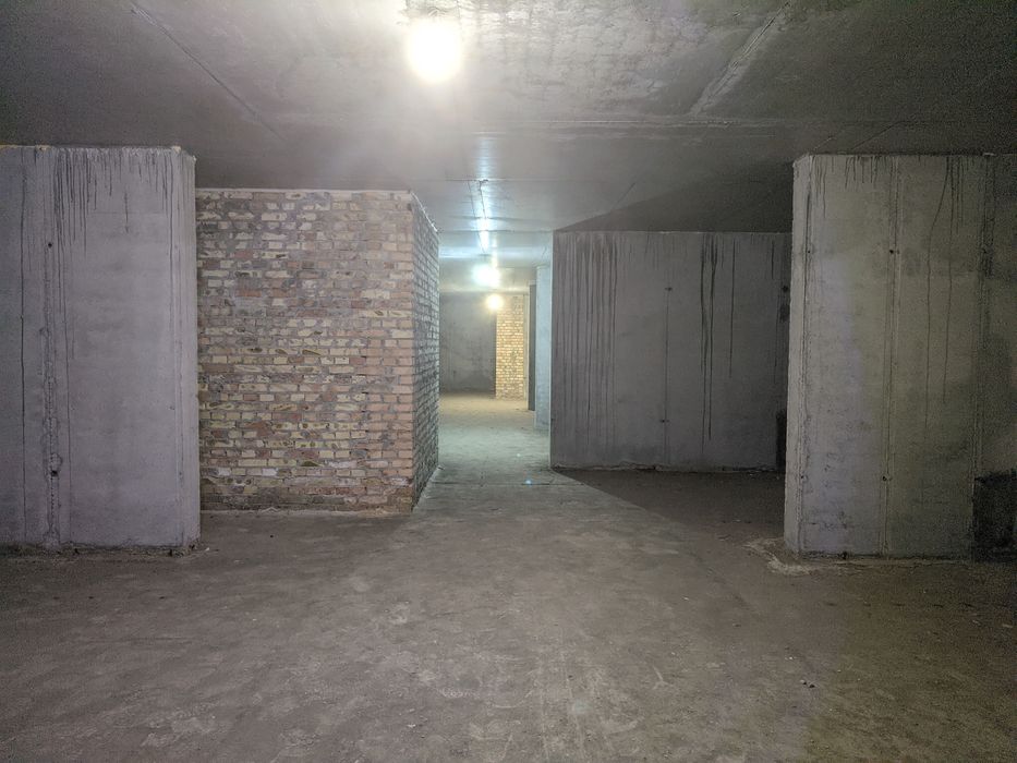 Продаж комерційного приміщення з фасадним входом