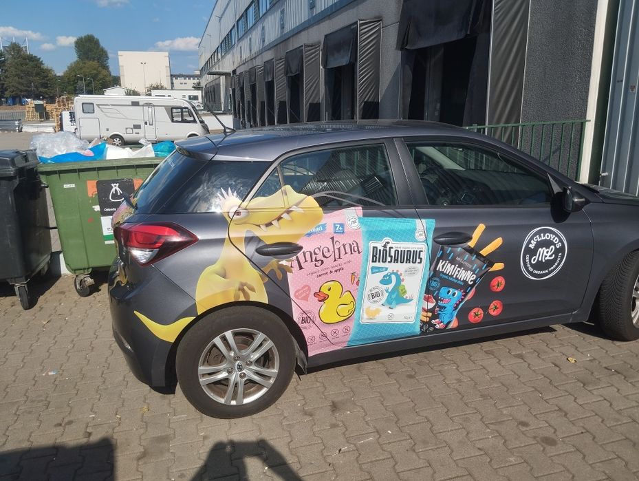 REKLAMA NA SAMOCHÓD,Oklejanie Busów witryn,projekty,montaż cały Szczec