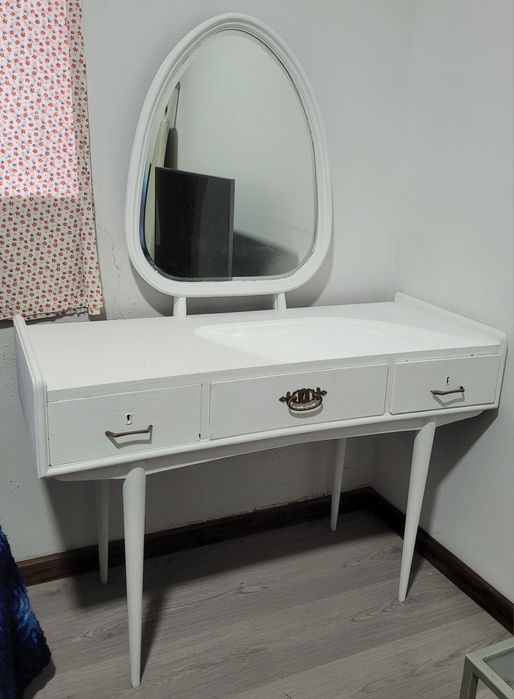 Penteadeira vintage pintada