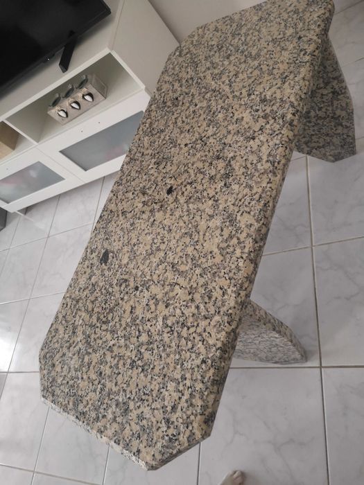 Venda de mesa em granito