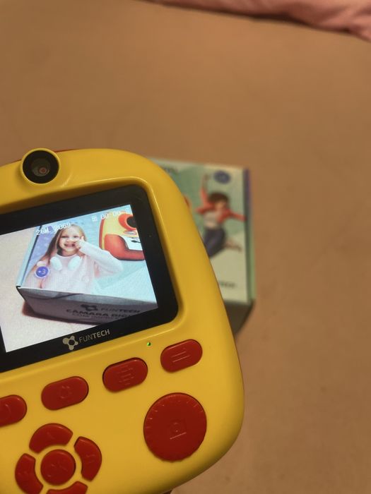 Camera  digital infantil /foto e videos /imprime e grava na memoria