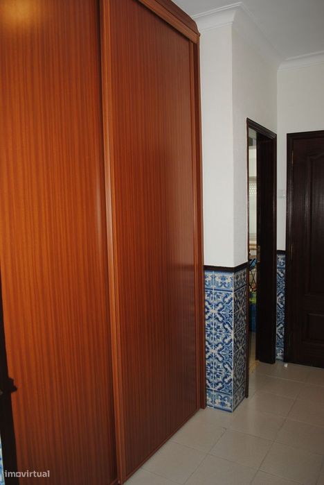Apartamento T2 com terraço em Linda-a-Velha