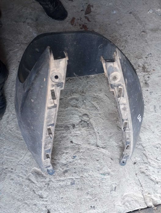 пластик подклювник Suzuki lets