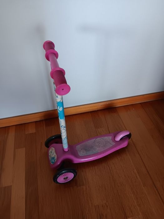 Trotinete menina