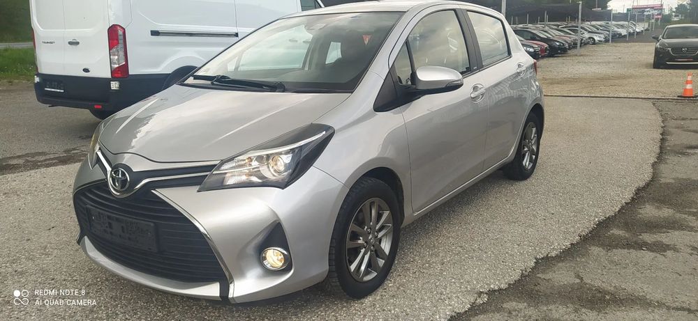 Toyota Yaris 1.3kat /100KM /Kamera /Asystent pasa ruchu /Navi / 6-Biegów