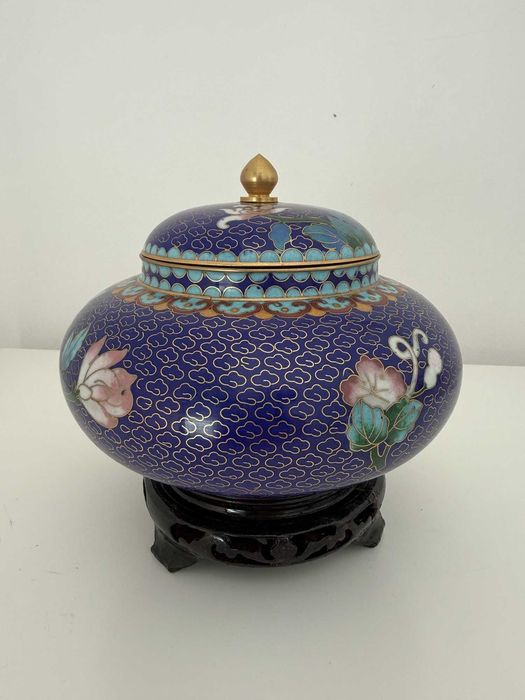 Pote chinês de gengibre com tampa em Cloisonné