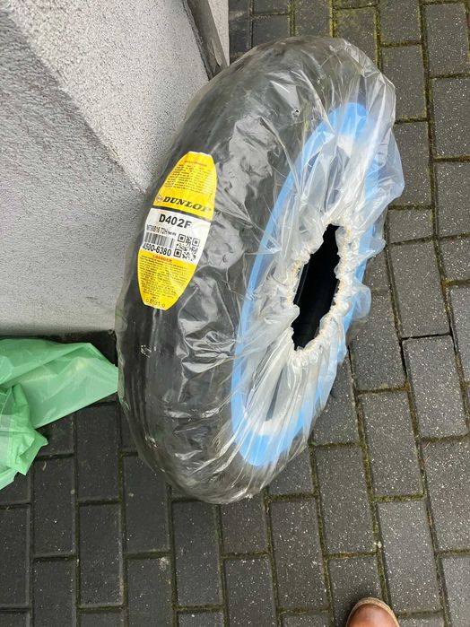 MT90B16 Dunlop D402F WW Biały Bok 2025 Przód HARLEY-DAVIDSON 130/90B16