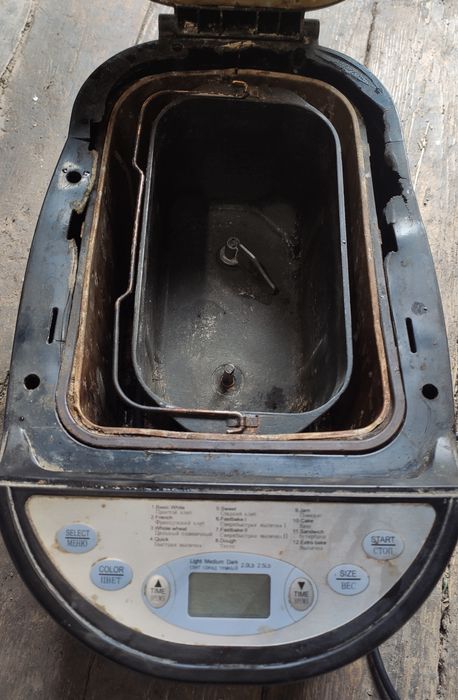 Продам хлібопічку Rotex RBX40-Y на запчастини