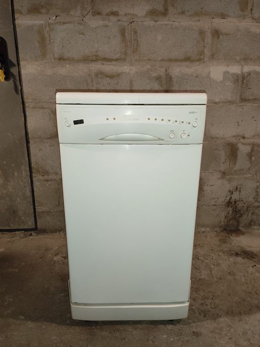 Посудомийна машинка Candy CSF 4590