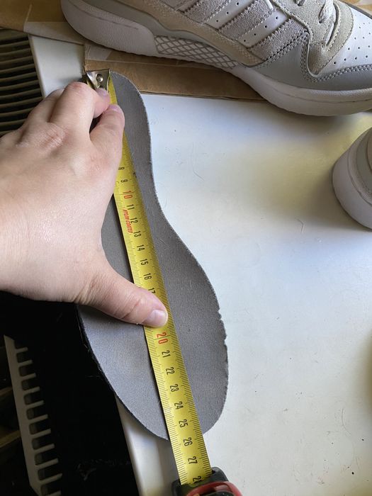 Кроссовки Adidas 40 размер кожа
