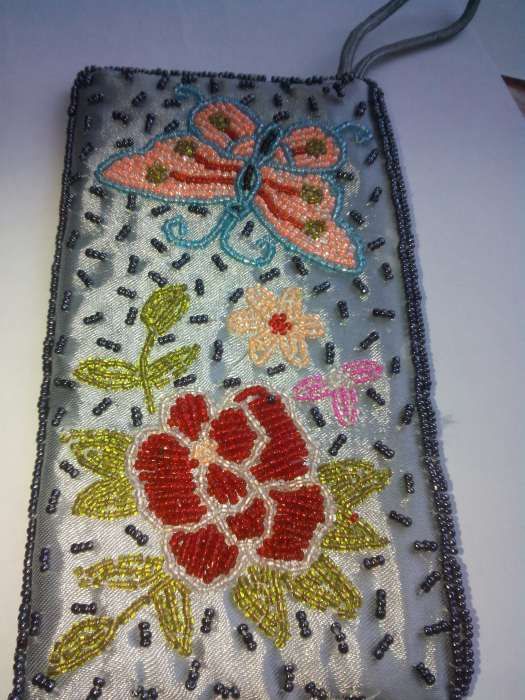 Чехол /кошелек/ вышитый бисером