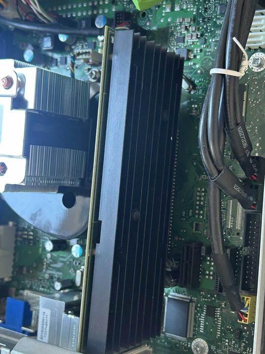 Komputer stacjonarny Fujitsu E720 I5 16GB RAM 256 SSD Quadro Win 10