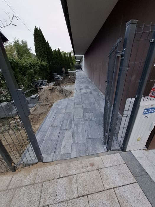 Piach, kruszywo, ziemia minikoparka transport