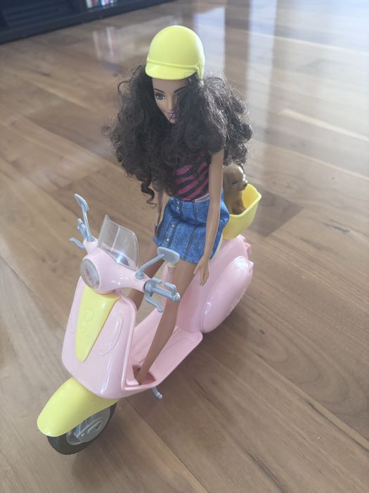 Skuter Barbie ze szczeniakiem + lalka gratis