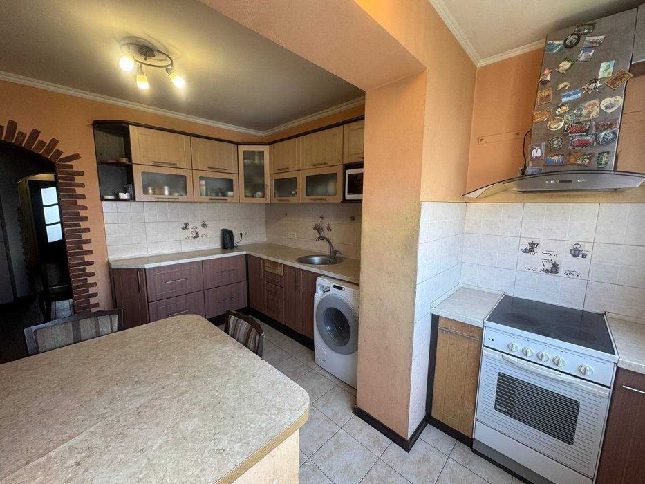 Придаж трикімнатної квартири 78 м., метро Теремки, Магелан