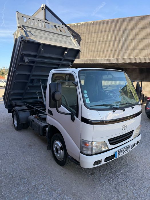 Toyota dyna tribasculante